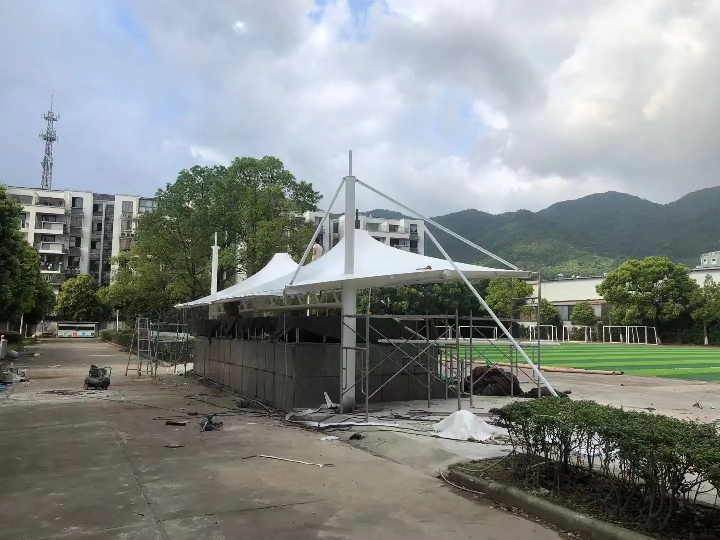 2026年贵州罗甸停车棚球场棚改造纪实：老旧雨棚换新，运维压力怎么降